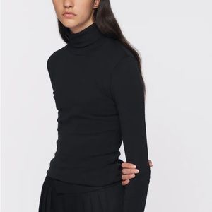 Kotn fitted turtleneck
